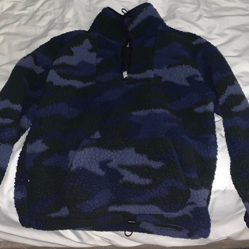 XS blue camo sherpa quarter zip